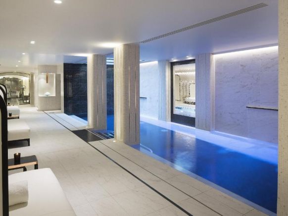 Le Narcisse Blanc & Spa