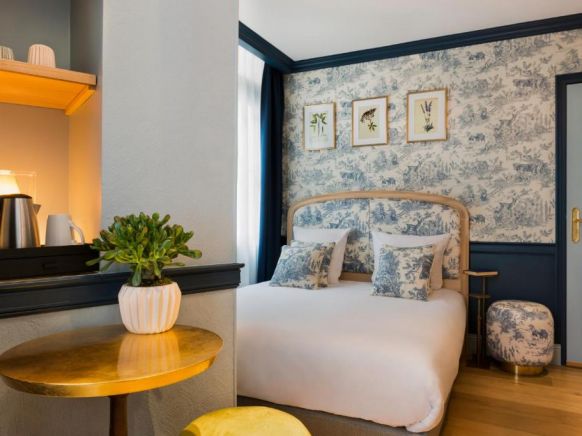 Hotel de Neuve by Happyculture