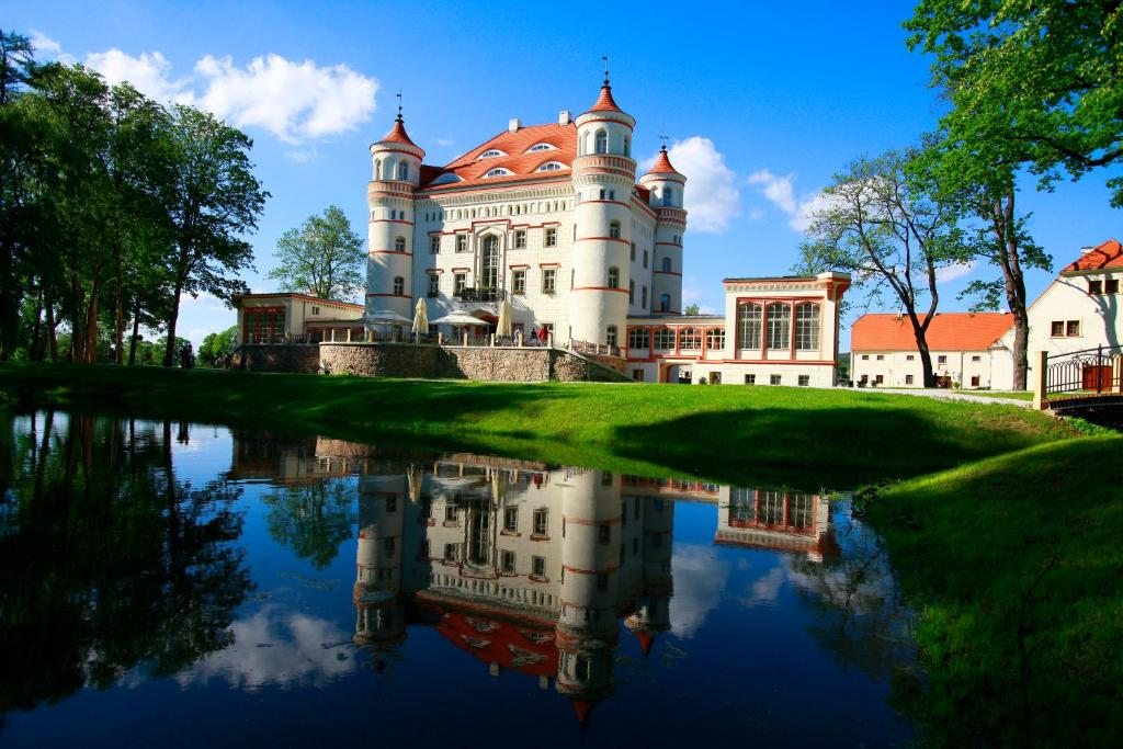 Pałac Wojanów, Еленя-Гура