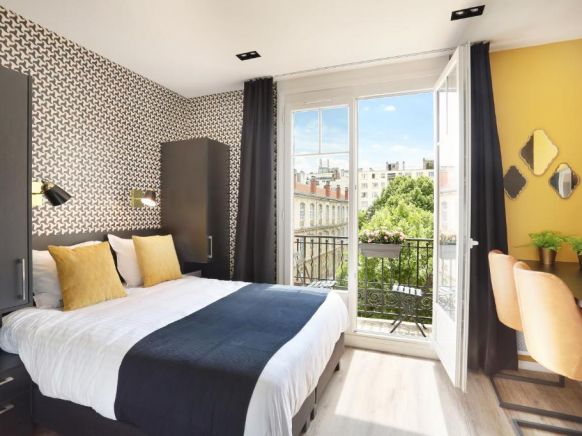 Eiffel Village Apartments Paris