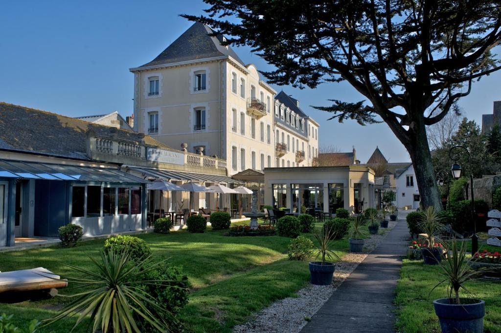 Grand Hotel De Courtoisville & Spa, Сен-Мало
