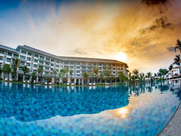 Курортный отель Vinpearl Cua Hoi Resort & Villas, Винь