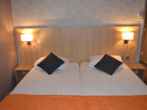 Hôtel Kyriad and Spa Reims centre