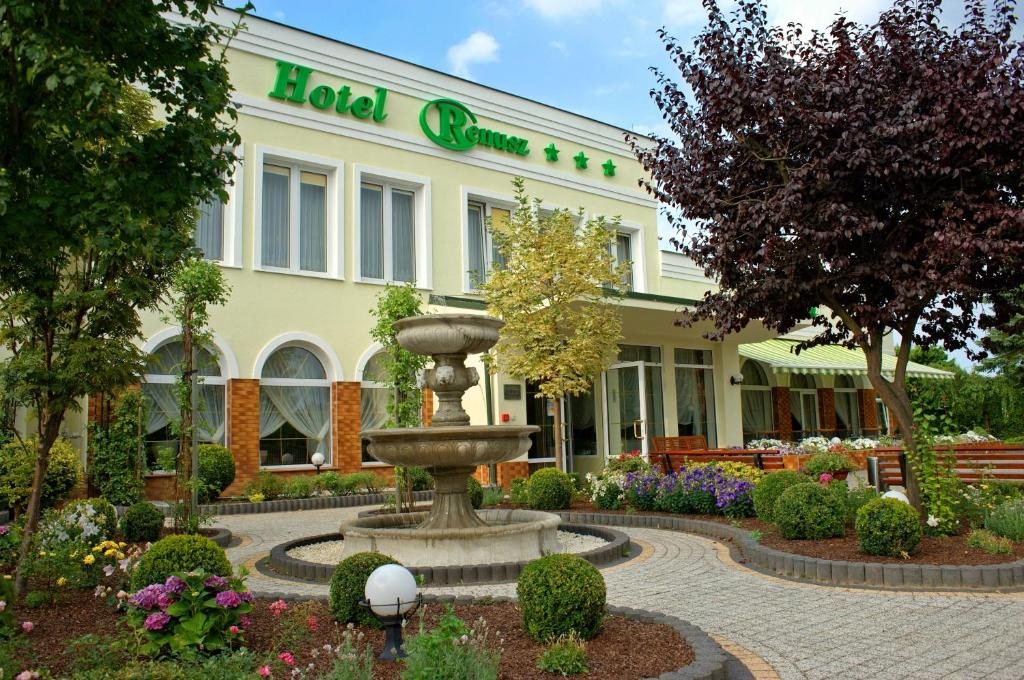 Hotel Renusz, Собешево
