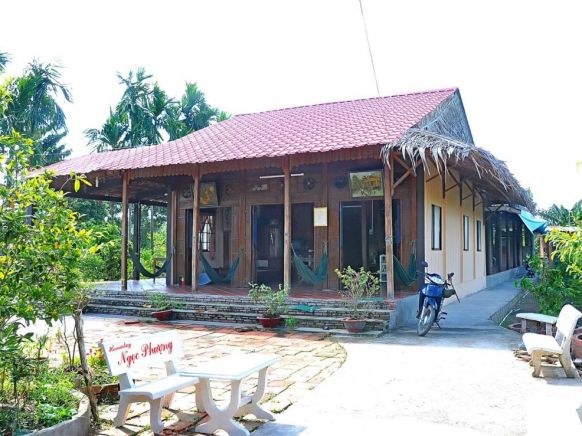 Семейный отель Ngoc Phuong Homestay, Виньлонг