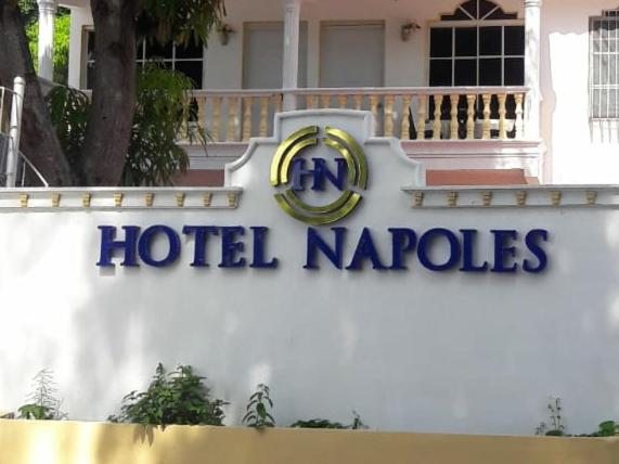 Отель Hotel Napoles, Санта-Крус-де-Барахона
