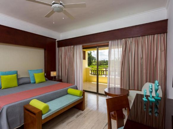 Tot Punta Cana Apartments, Баваро