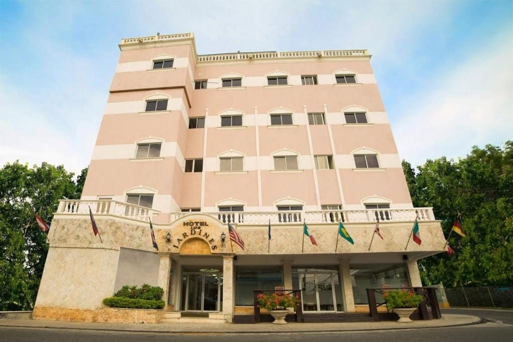 Hotel Los Jardines, Сантьяго-де-лос-Кабальерос