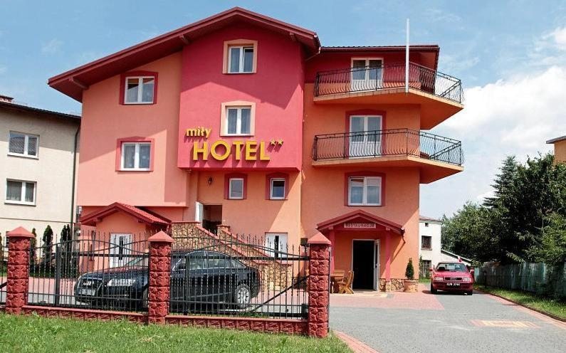 Hotel Miły, Кросно