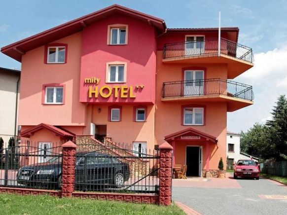 Отель Hotel Miły, Кросно