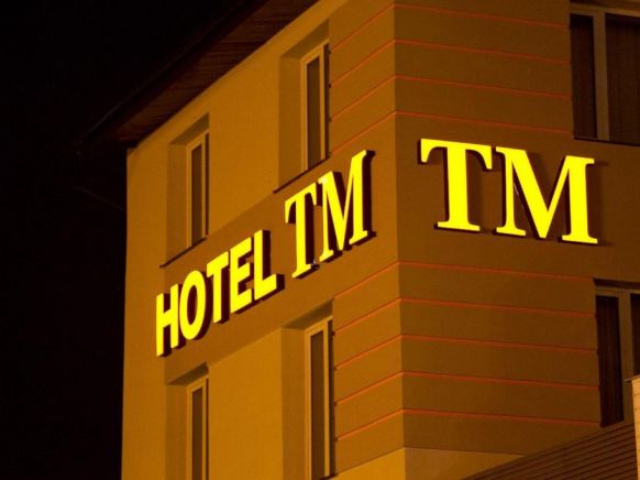 Hotel TM, Радом