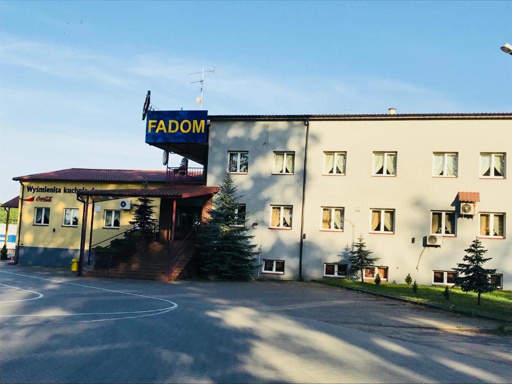 Zajazd Fadom, Ломжа