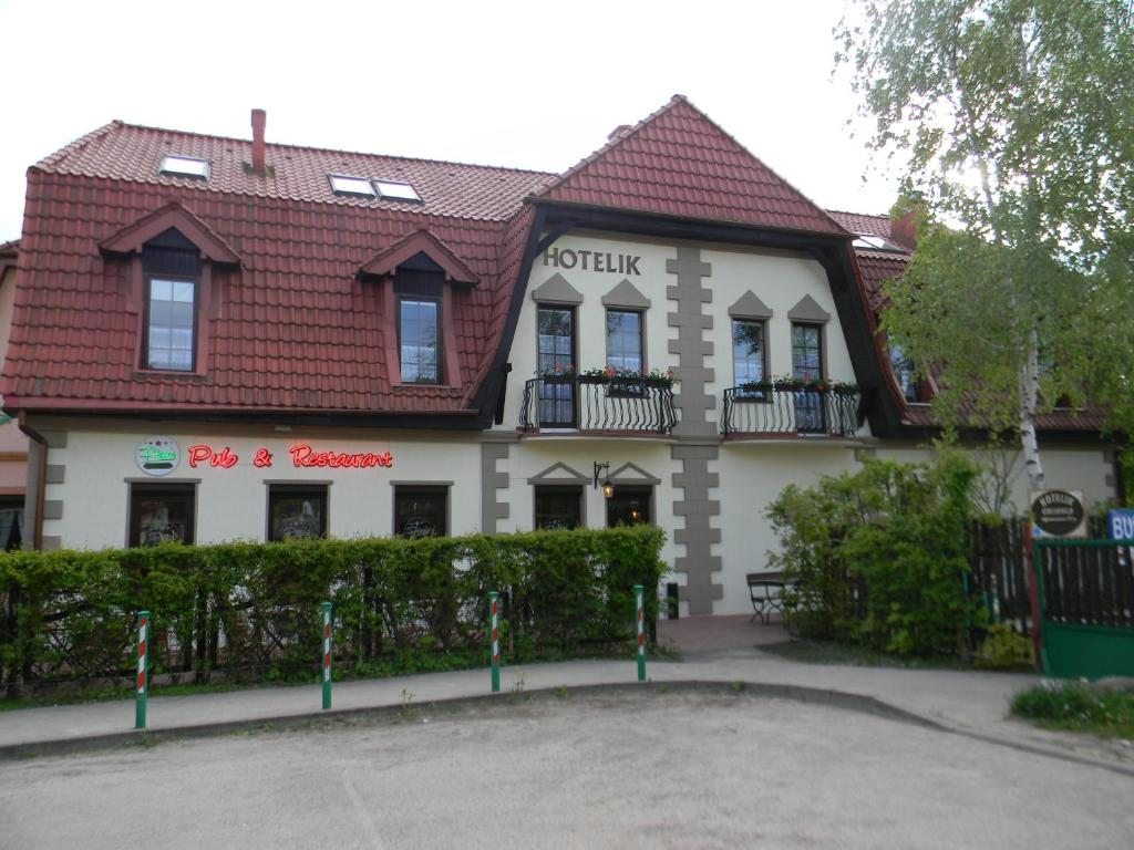 Prohibicja Peter's Pub, Миколайки