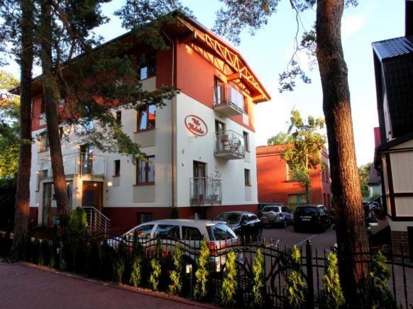 Villa Melodia, Свиноуйсьце