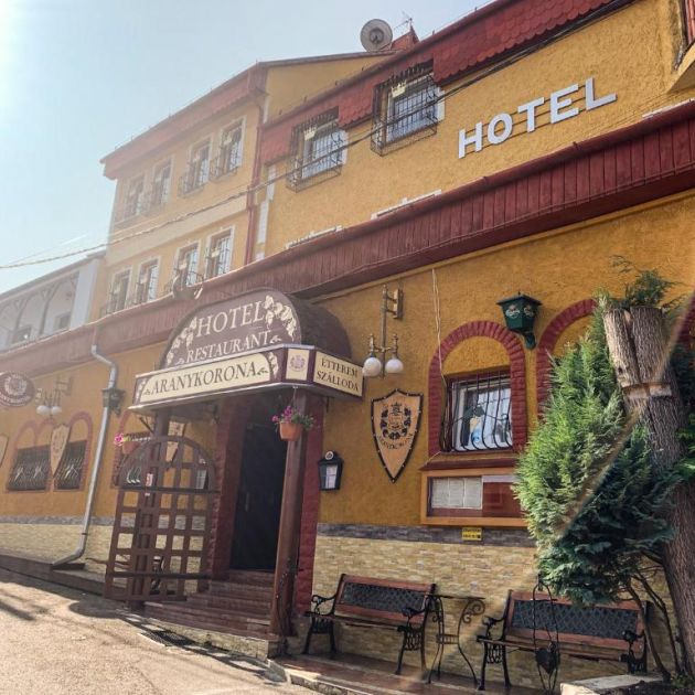 Отель Aranykorona Hotel, Мишкольц