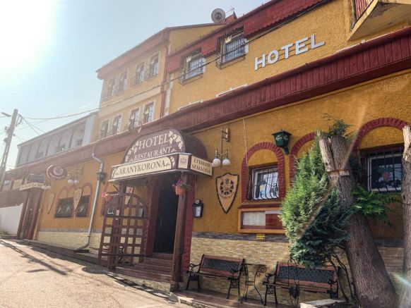 Отель Aranykorona Hotel, Мишкольц