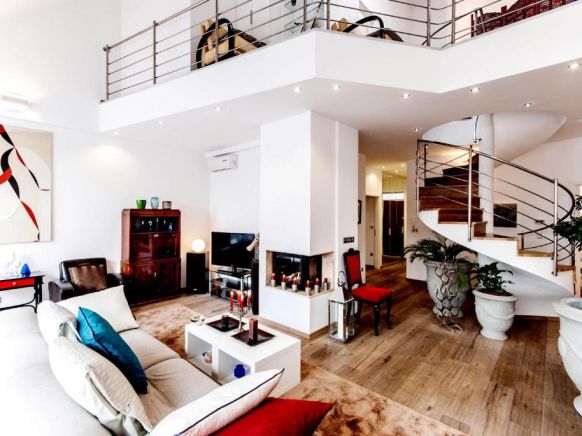 Central Stylish Apartments