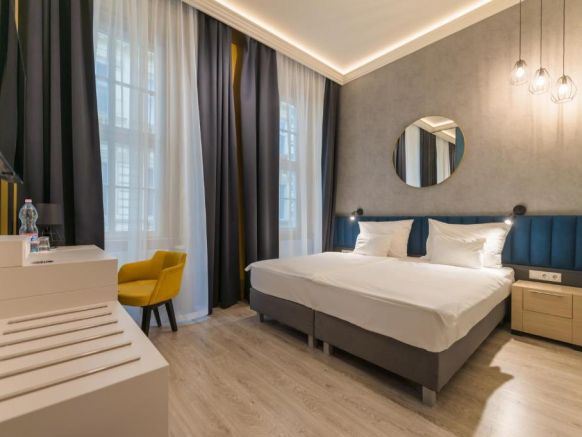 Cosmo City Hotel