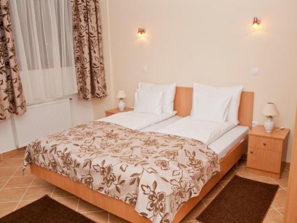Esprit Hotel near the metro Blaha Lujza