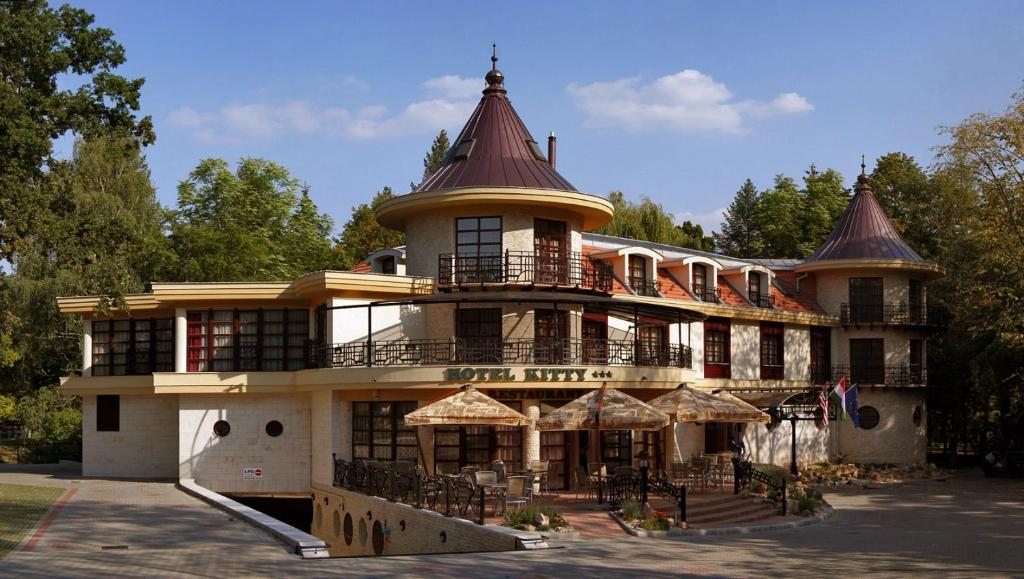 Hotel Kitty, Мишкольц-Тапольца