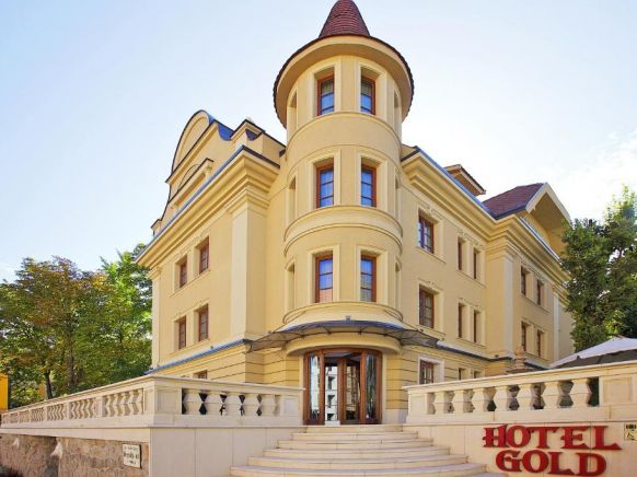 Gold Hotel Wine & Dine
