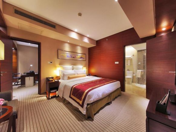 Ramada Plaza Shanghai Caohejing Hotel