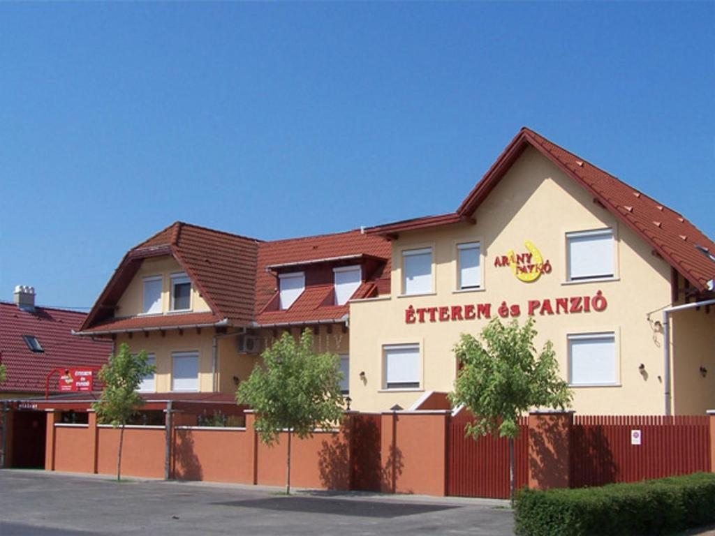 Arany Patkó Hotel & Étterem, Дебрецен