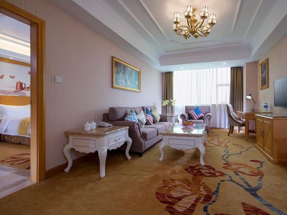 Vienna International Hotel Guangzhou Panyu City Bridge Center International