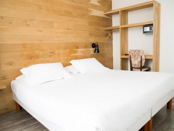 Le Victor Hugo, Париж