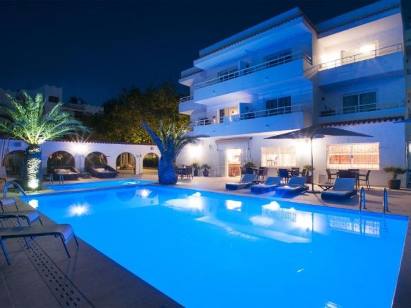 Apartamentos Sunset Oasis Ibiza - Only Adults, Байя-де-Сант-Антони