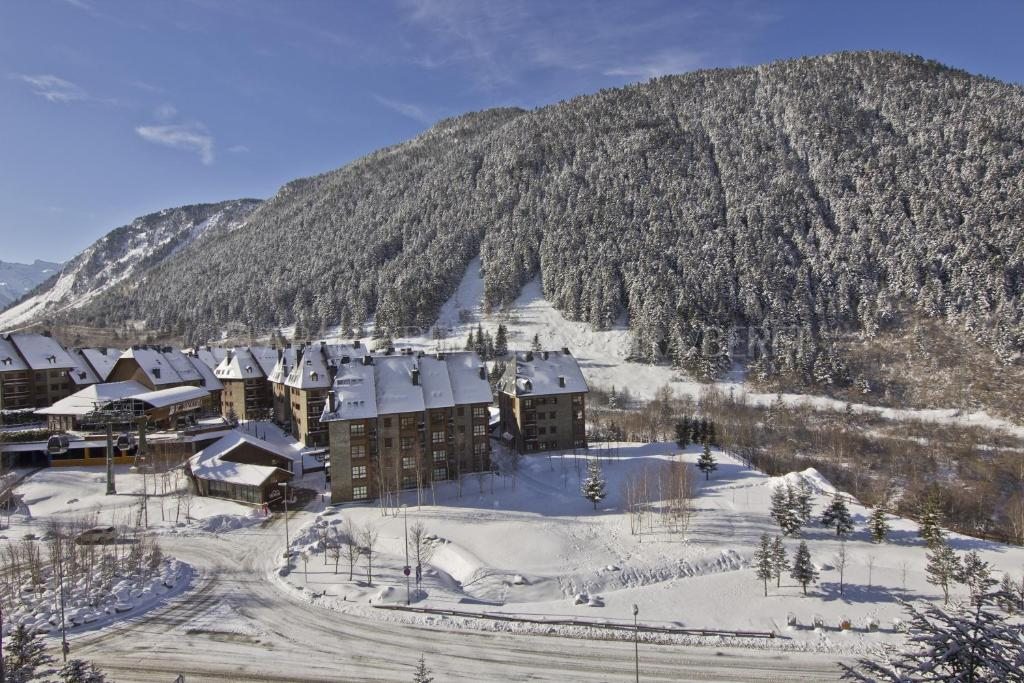 Apartarent 1500, Бакейра-Берет