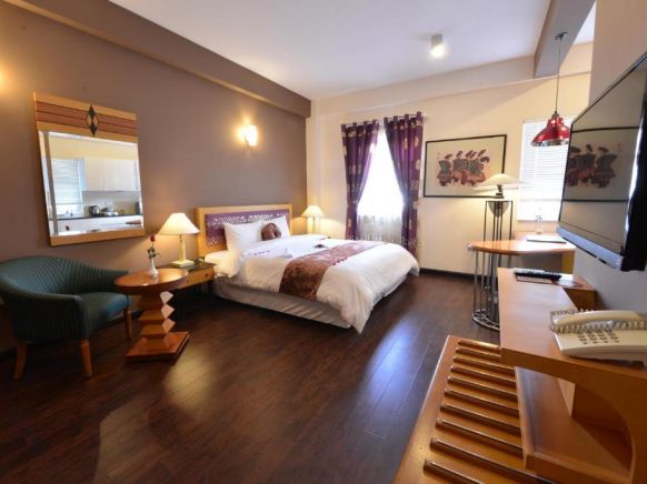 Golden Sun Villa Hotel