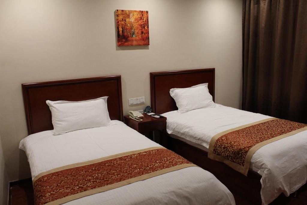 Отель GreenTree Inn Zhejiang Ningbo Dongqian Lake Yinxian Avenue North Mozhi Road Business Hotel, Нинбо