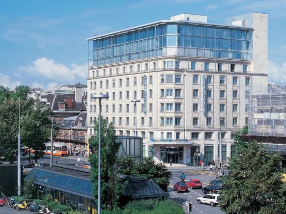 Hotel Cornavin Geneve, Женева