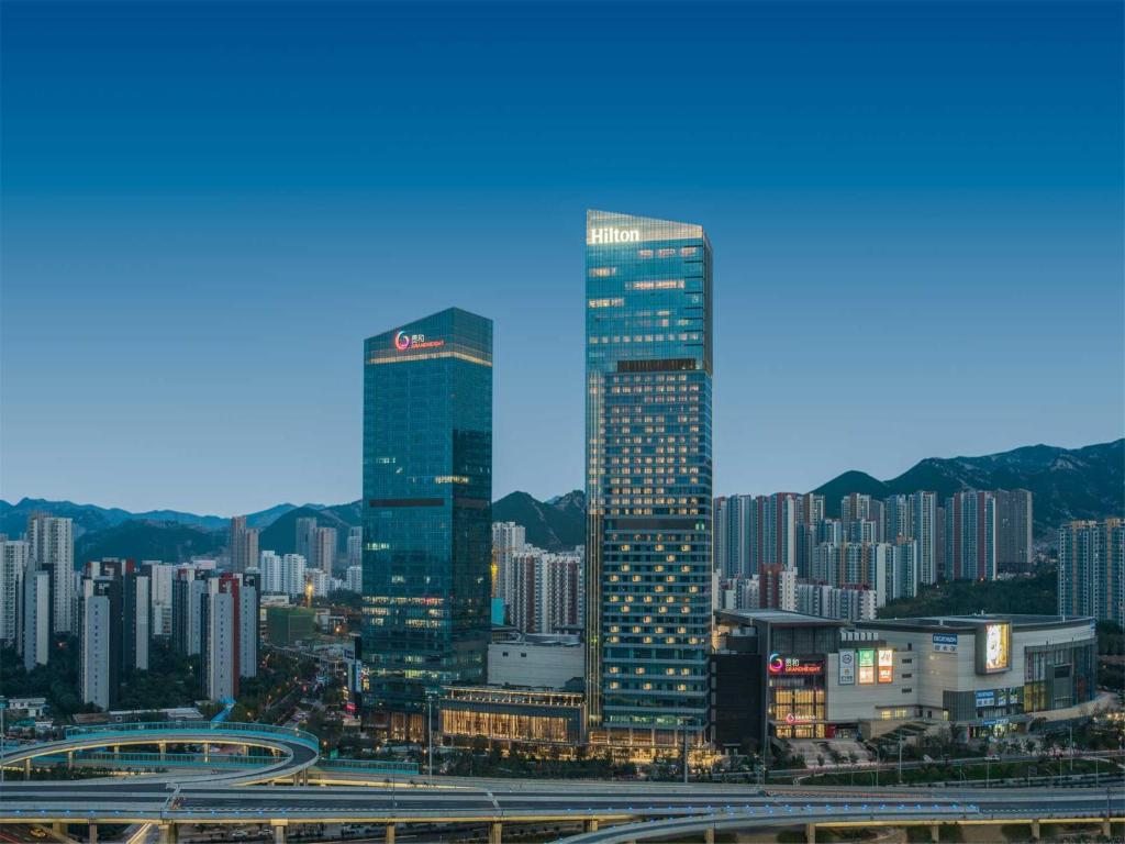 Hilton Jinan South Hotel & Residences, Цзинань