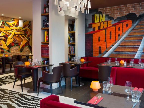 N’vY Manotel