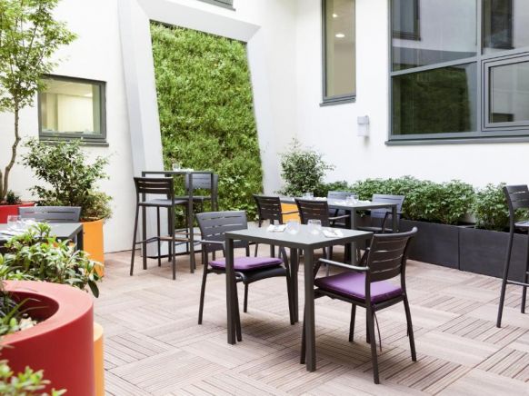 Novotel Paris Saint Denis Stade Basilique, Париж