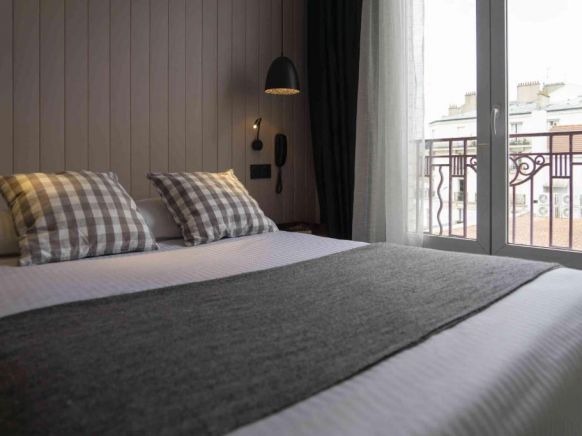 Hôtel Terminus Paris La Défense