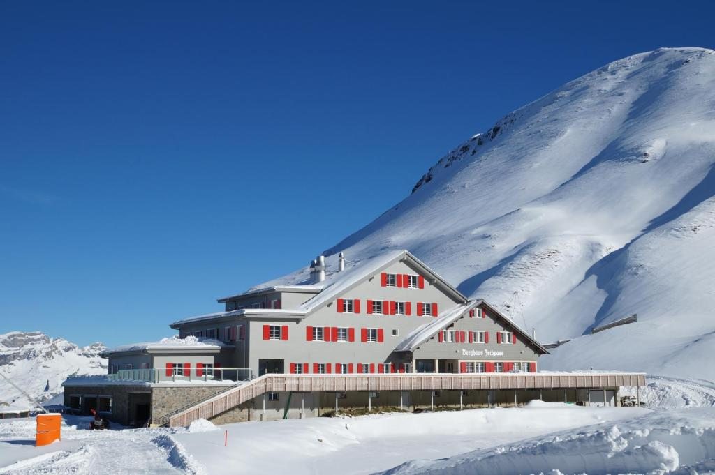 Bärghuis Jochpass, Энгельберг