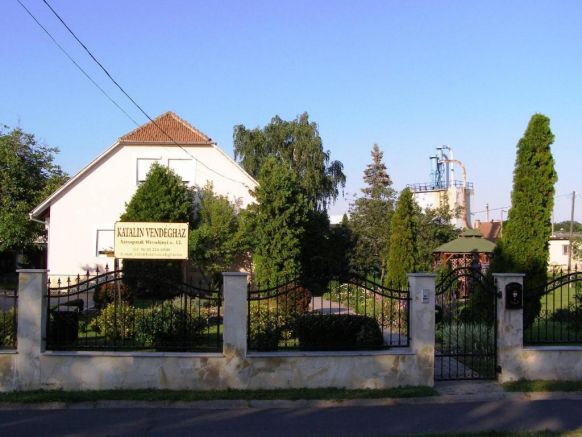 Katalin vendégház, Шарошпатак