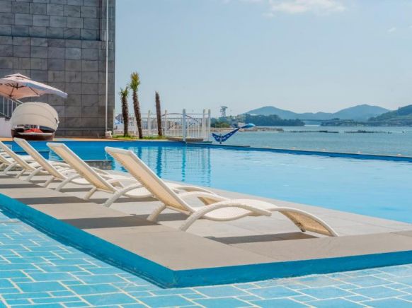 Arte Resort Spa & Pool Villa