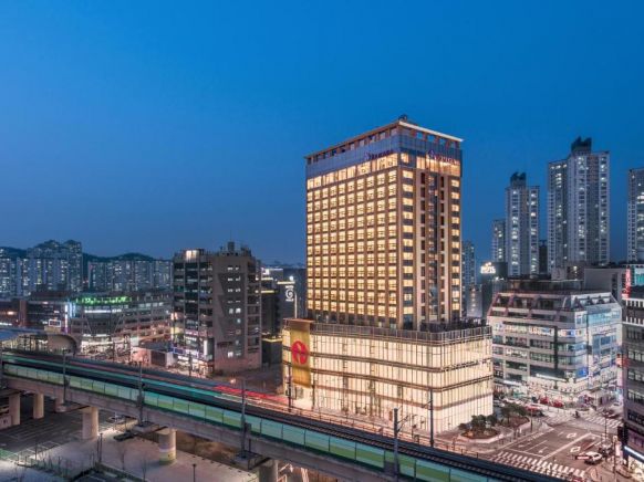 Ramada Incheon Hotel, Инчхон