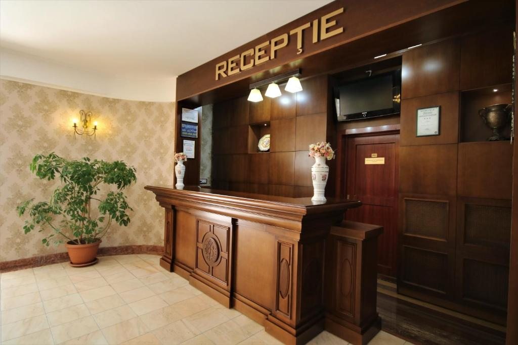 Отель Hotel Suprem, Бэйле-Оланешть