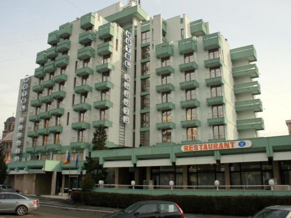 Hotel Sarmis, Дева