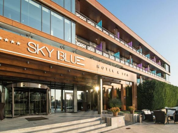 Sky Blue Hotel & Spa, Плоешти