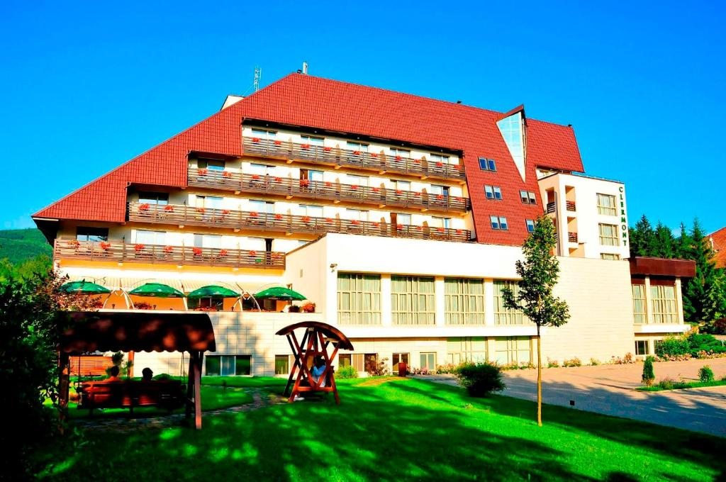 Hotel Clermont, Ковасна
