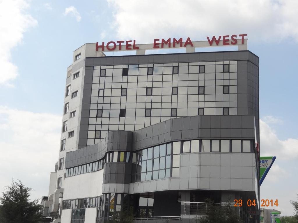 Hotel Emma West, Крайова