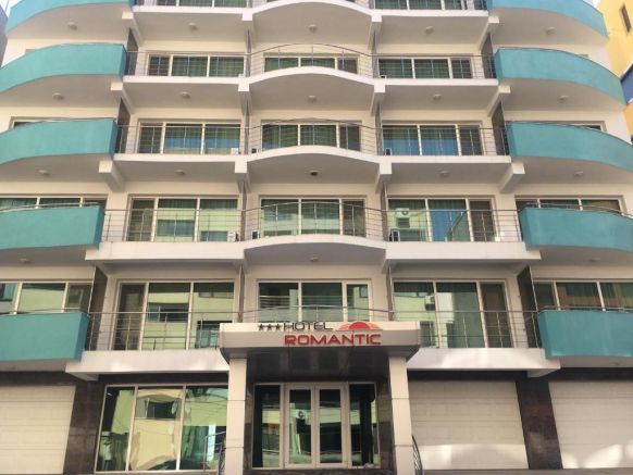 Hotel Romantic, Мамая