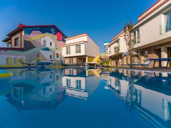 Nayino Resort Hotel, Мамая