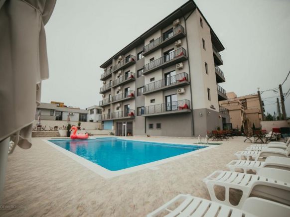 Vila Kharisma, Мамая